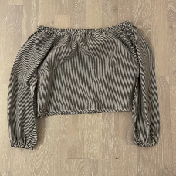 Brandy Melville long sleeve crop shirt - Picture 1 of 1